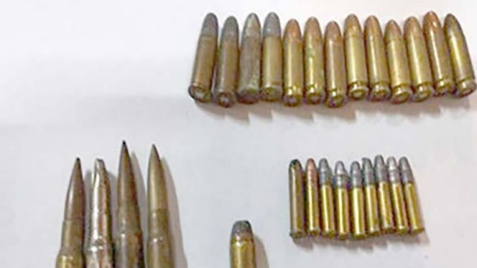 Proyectiles de diferentes calibres. Los secuestró la Policía durante uno de los allanamientos ordenados en el marco de la instrucción de esta causa penal. SECCIONAL PRIMERA AZUL/PBA