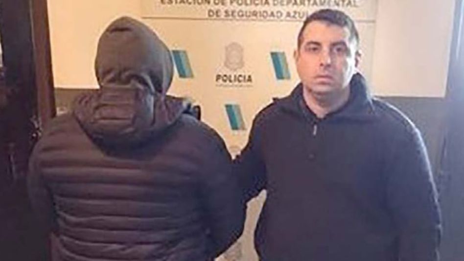 Anteayer viernes por la mañana, efectivos de la Seccional Primera local detuvieron al presunto abusador de su hijo biológico. SECCIONAL PRIMERA AZUL/PBA
