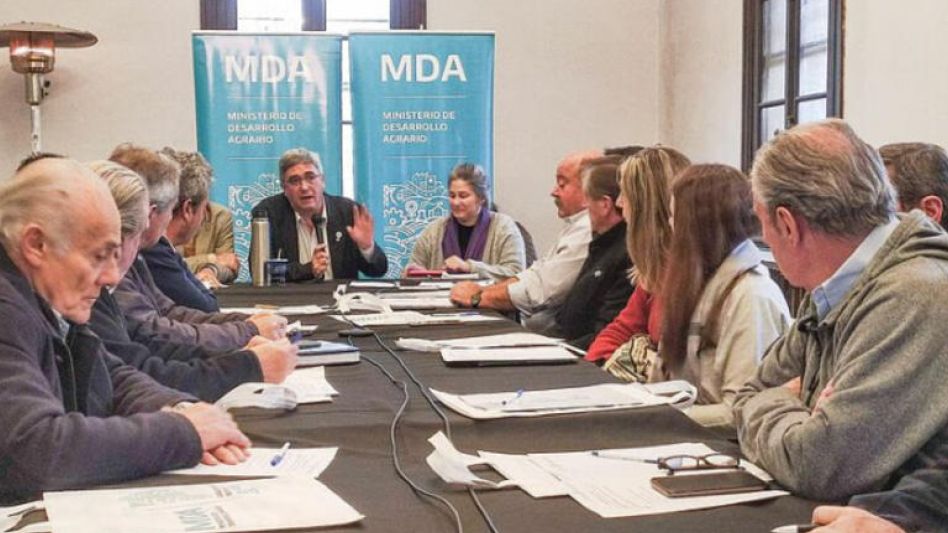 El ministro de Desarrollo Agrario de la provincia de Buenos Aires, Javier Rodríguez, encabezó el jueves un nuevo encuentro de la Mesa Provincial de Trigo. PRENSA MDA