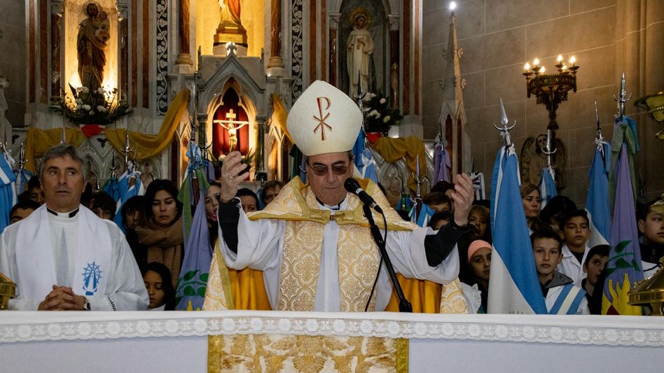 Monseñor Salaberry durante el Tedeum:  "Deberemos buscar la paz en el caminar"
