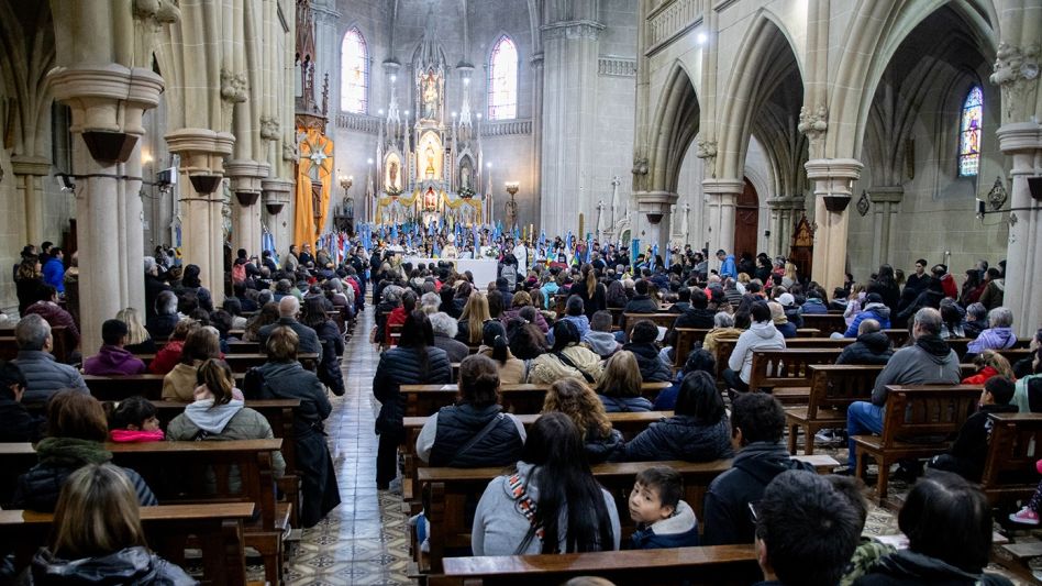 Monseñor Salaberry durante el Tedeum:  "Deberemos buscar la paz en el caminar"