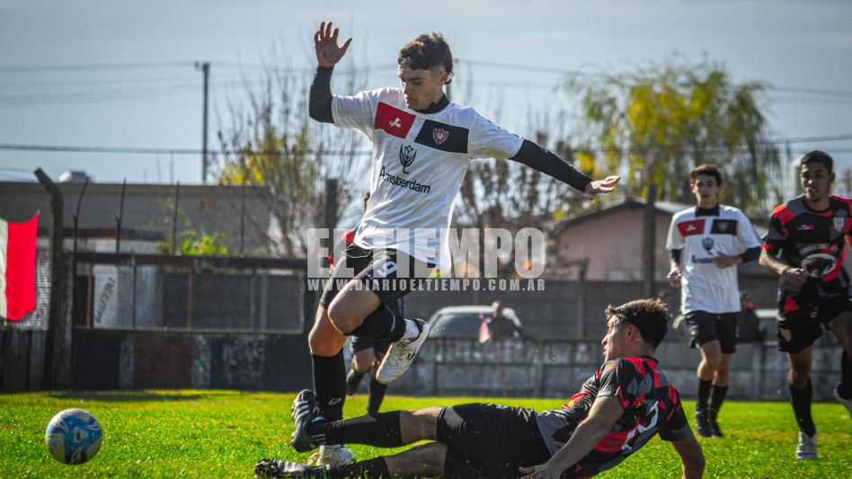 Chacarita y Porteño igualaron en un tanto en la vuelta de las semifinales. El tricolor avanzó a la final del Apertura. FOTOS: NICOLÁS MURCIA