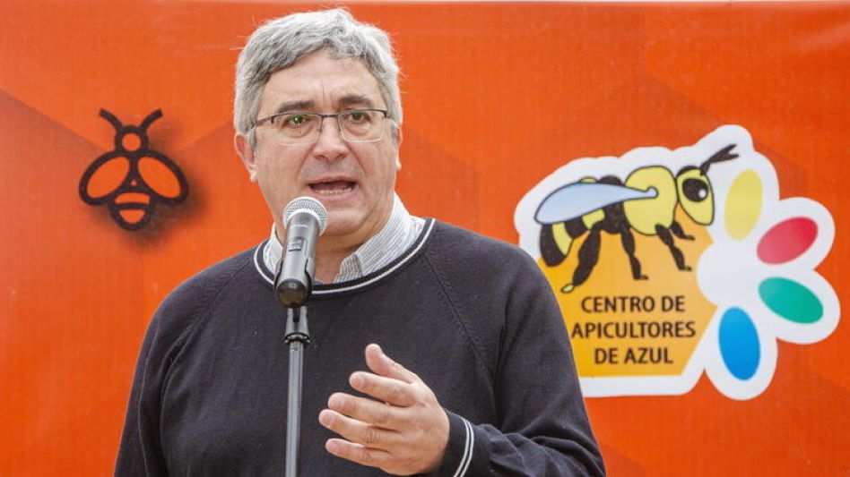 El ministro de Desarrollo Agrario de la provincia de Buenos Aires, Javier Rodríguez, fue uno de los oradores del acto de inauguración de la ExpoMiel Azul 2024.