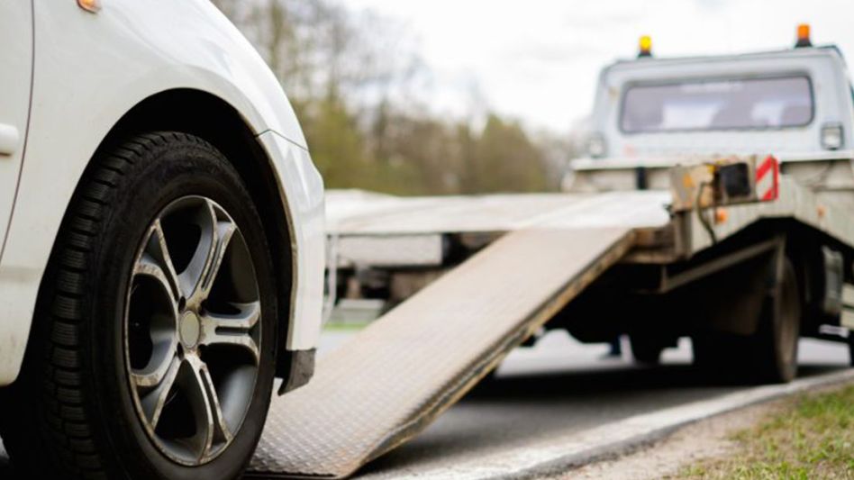 Oficializan la marcha atrás con la decisión de quitar a las grúas de los seguros de autos