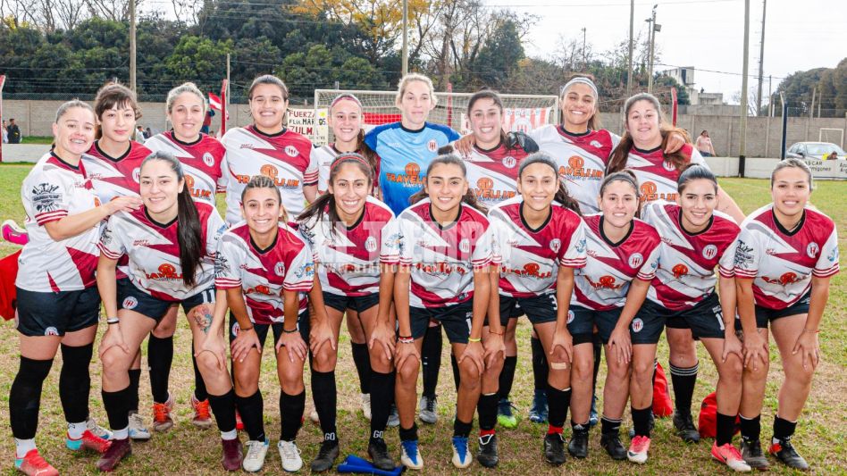 Estrellas se quedó con el primer partido 