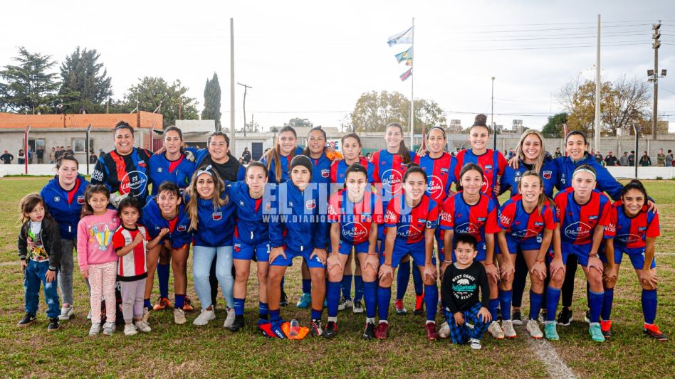Estrellas se quedó con el primer partido 