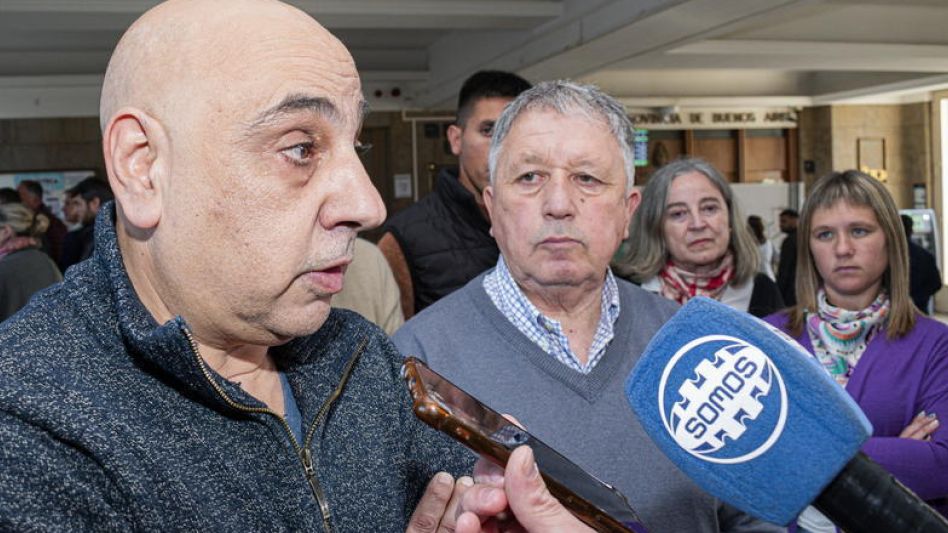  Hugo Russo y Ernesto Elicabide ayer durante la charla que mantuvieron con los medios locales en el palacio de tribunales de esta ciudad. NICOLAS MURCIA
