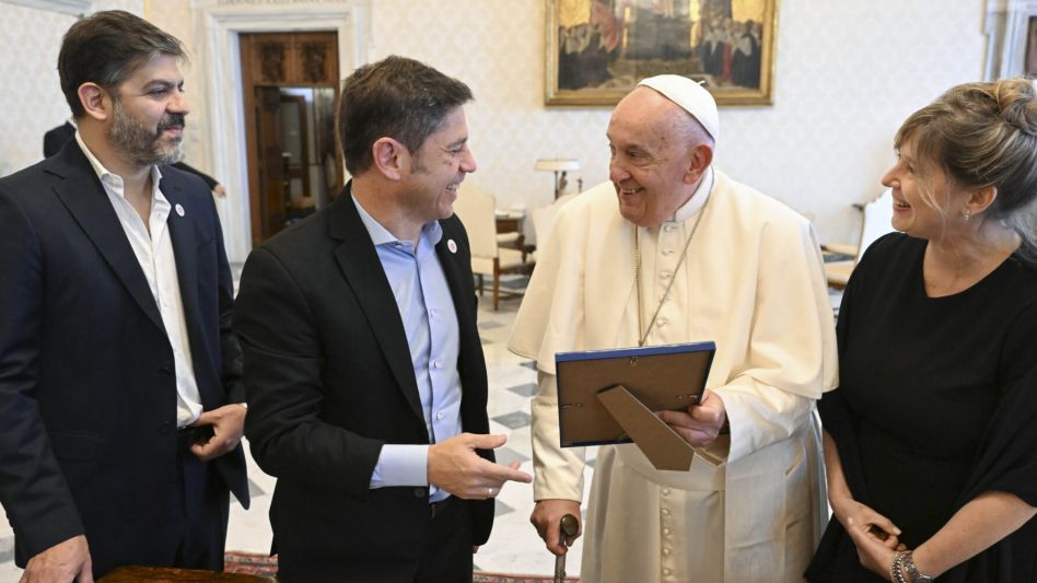 Panorama político: Kicillof, con un "dios aparte", confía en que Petronas elija Bahía Blanca o nada
