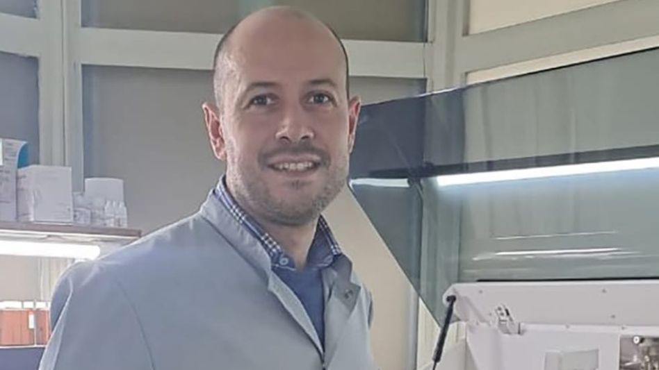 Santiago Gauna es actualmente el jefe de laboratorio del Hospital Materno Infantil de Azul y también se desempeña en el Laboratorio Sala junto Oscar Sala y Laura Gauna, su hermana. 