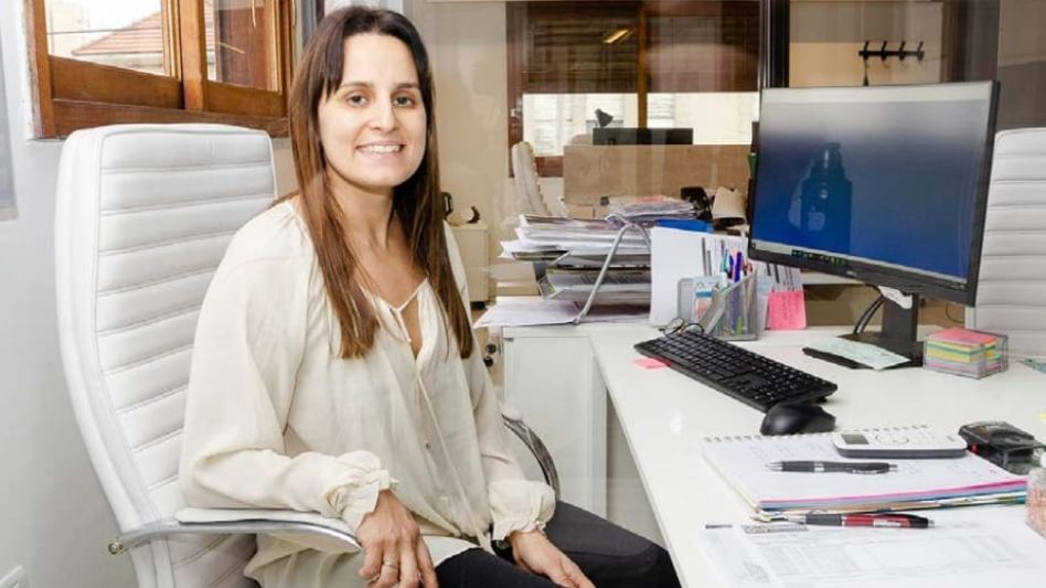 Felicitas Barcelonna es contadora hace una década. Es madre de dos hijos, a quienes dedica gran parte de su tiempo y cariño. Desde su infancia, ha sido una apasionada jugadora de hockey.