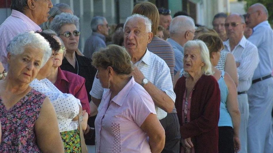 Desde 2017, los jubilados que cobran la mínima perdieron un 26% de su poder de compra