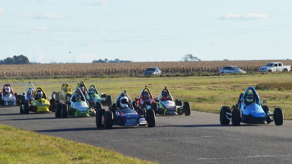 La Fórmula Azul corrió con pilotos invitados y la dupla ganadora fue la compuesta por Natalio Jugón y Eloy Larragñeta. Foto: gentileza Miguel Angel.