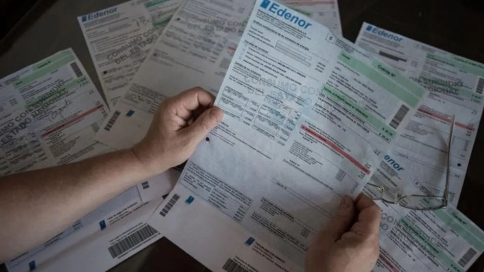 El gobierno vuelve a frenar subas de luz y gas y minimiza la de combustibles