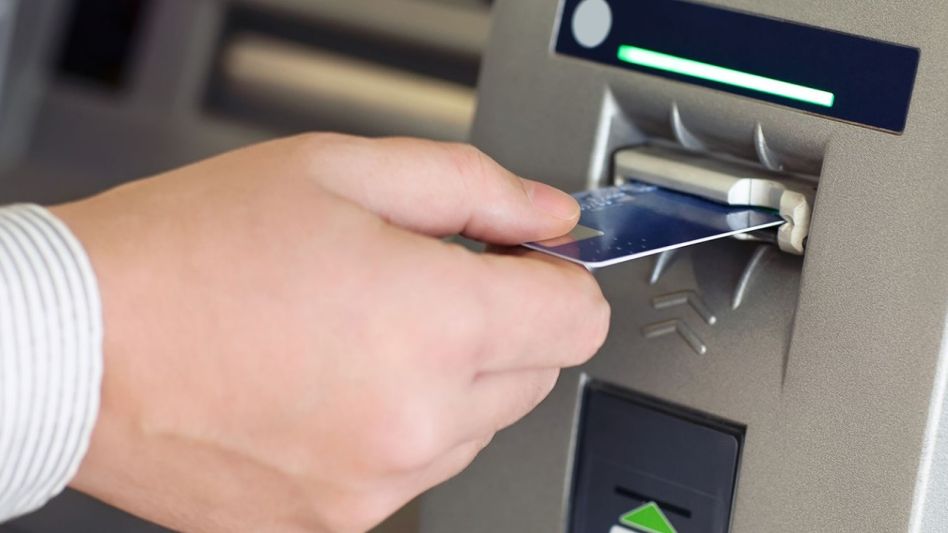 El consumo cayó al nivel más bajo en tres décadas y se cerraron casi 400 mil cuentas sueldo
