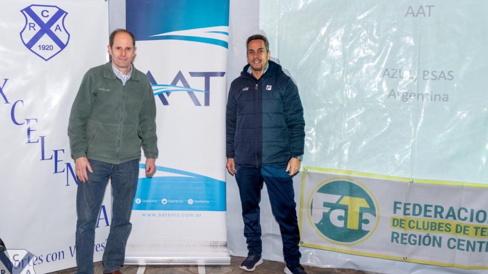 Gonzalo Vidal junto a Damián Steiner, el umpire argentino de la final de Wimbledon entre Djokovic y Federer en 2019.