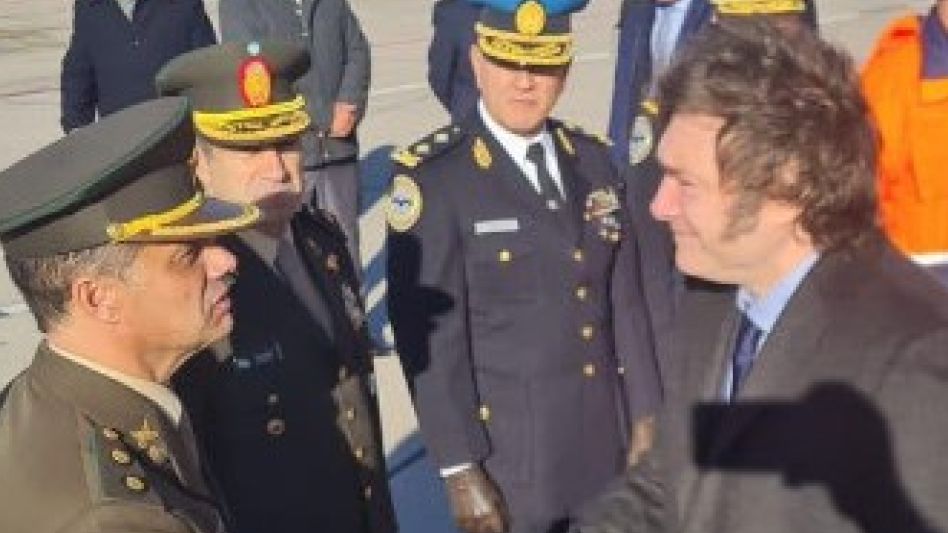 Militar azuleño recibió al presidente Milei en San Juan