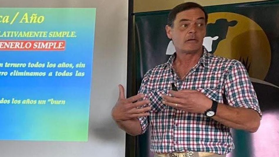 Fernando Grippaldi en una de las tantas charlas que ofreció para ayudar a Sheila Galetti. 