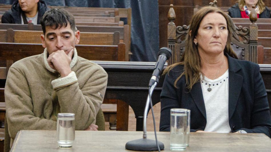 Oscar Alberto Melle  junto a la defensora Oficial Laura Serradell.  NACHO CORREA