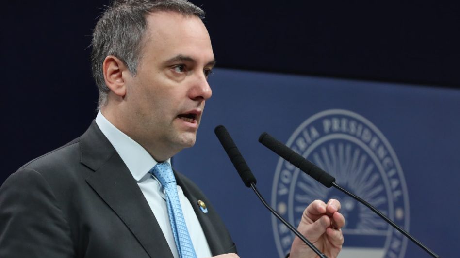 Manuel Adorni: "Al cepo lo estamos empezando a velar"