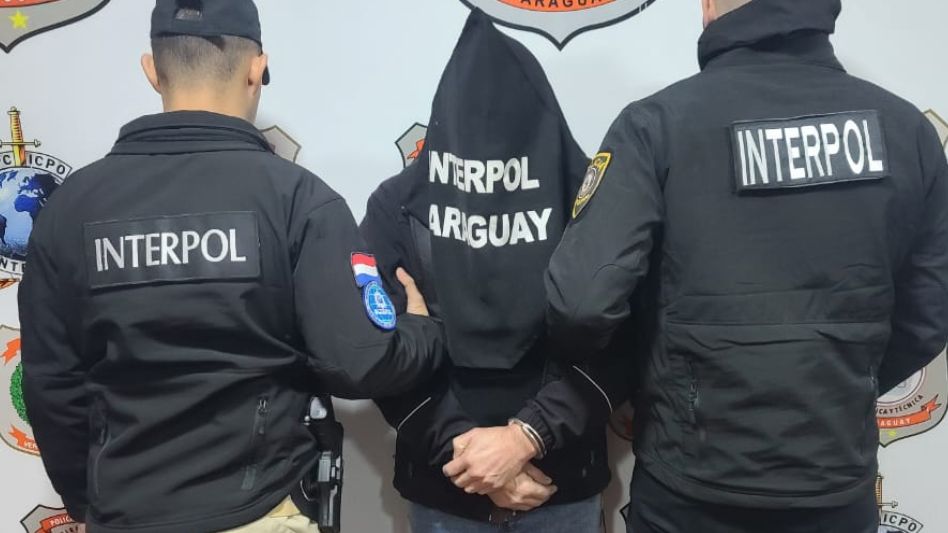 En Asunción, la capital de Paraguay, detuvieron al azuleño que era buscado desde octubre de 2022. FOTO Y VIDEO: DDI AZUL/PBA