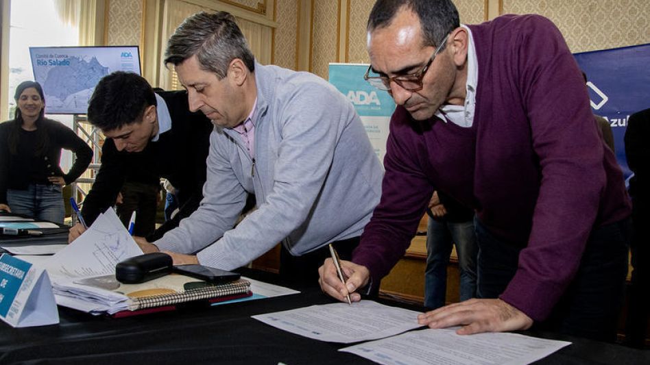 "Hoy es el puntapié inicial para reactivar el  Comité de Cuenca", dijo el Intendente Sombra