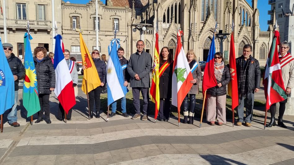 Acto por el aniversario de la República de Francia