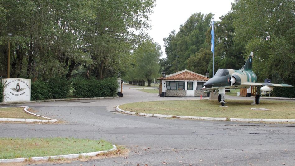 Tandil: un integrante de la Fuerza Aérea murió en un entrenamiento de paracaidismo