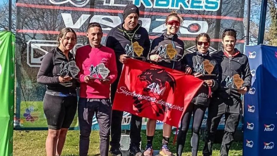 Los azuleños Fernanda Conde y Emmanuel Escudero ocuparon el segundo lugar en la categoría Equipos Mixtos. FACEBOOK FERNANDA CONDE