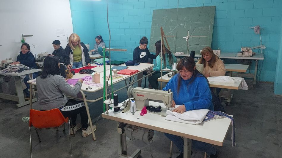 En una cárcel de Azul confeccionan sábanas para dos hogares de ancianos 