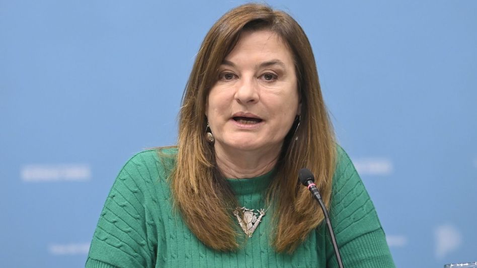 La Provincia presentó un plan de fortalecimiento de la línea 144 bonaerense