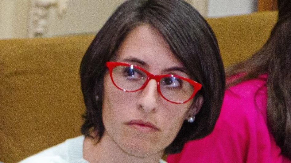 La concejal que integra el bloque de La Libertad Avanza Azul, Virginia Torres, durante una de las últimas sesiones del Concejo Deliberante de esta ciudad.    NACHO CORREA