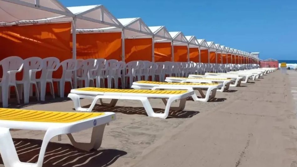 Mar del Plata: un balneario lanzó la "preventa" 2025 de carpas con valores de hasta $ 3 millones