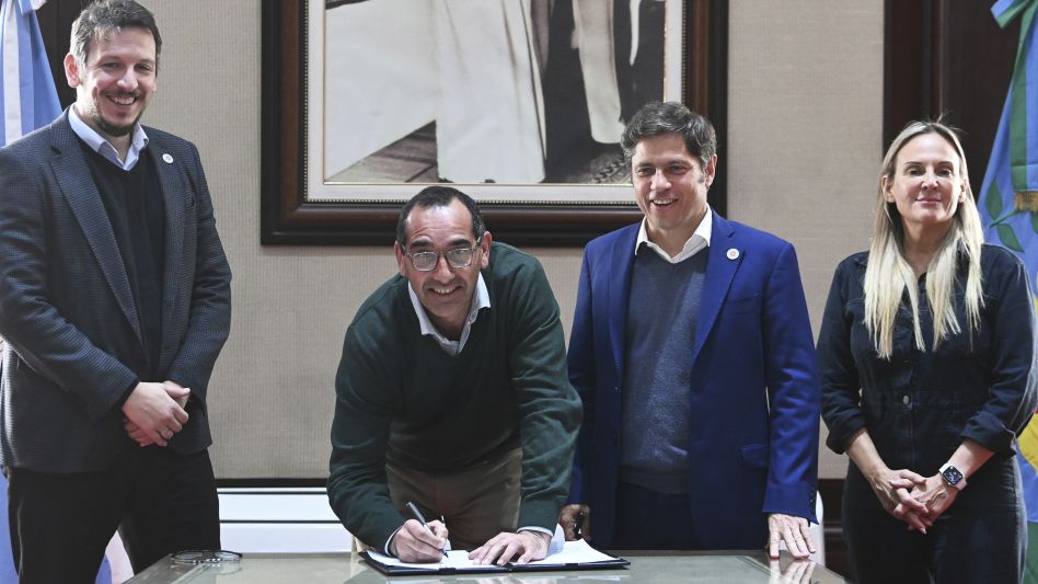 El intendente Sombra firmó un leasing con el gobierno provincial para la compra de bienes de capital