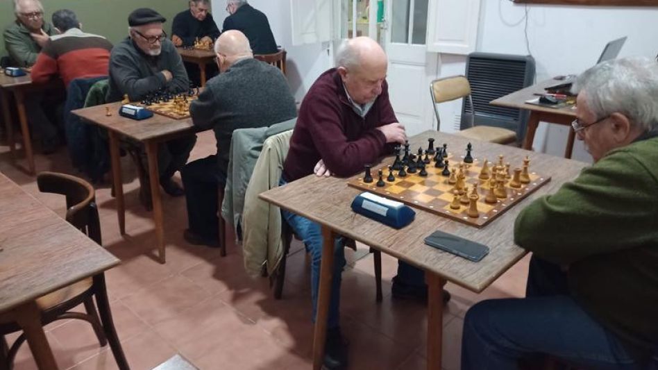 Este martes a las 20 dará comienzo el Torneo de Invierno Senior +60, en la sede del Círculo de Ajedrez de Azul.