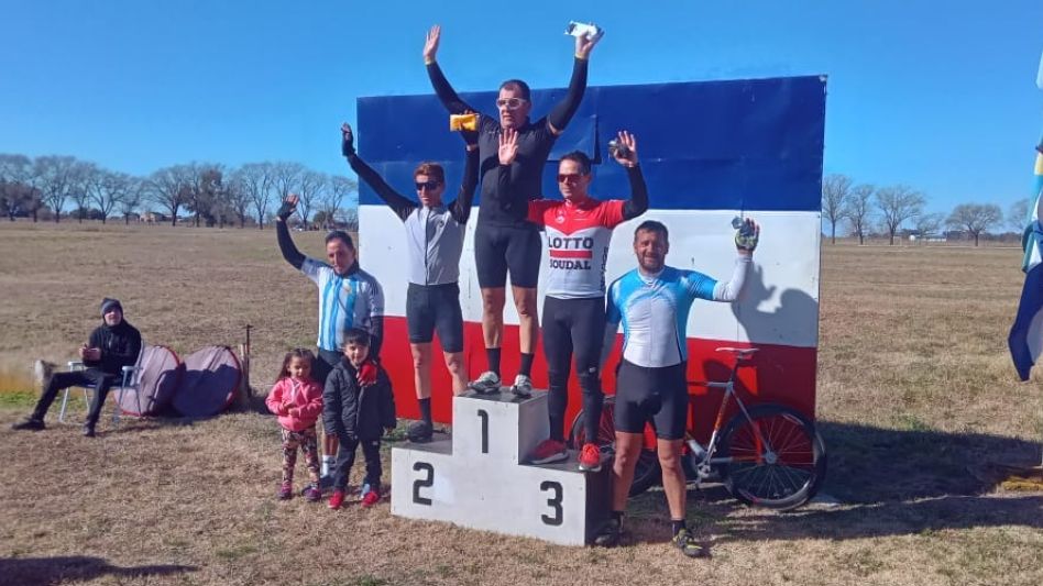 El podio azuleño en la categoría Mayores de 40 años en el Festival de Tapalqué