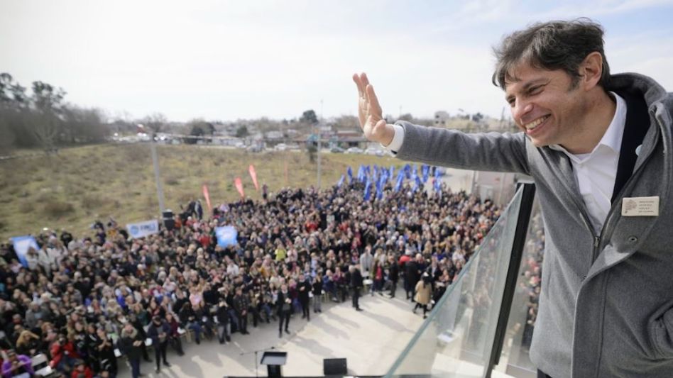 Kicillof en Tandil: nuevo complejo educativo, entrega de viviendas y recorrida por obras