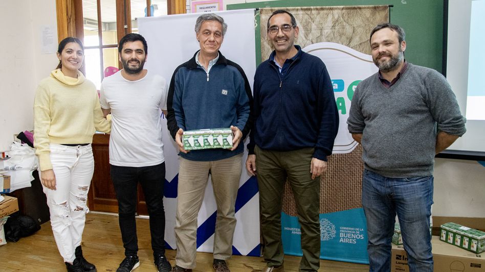 Con la entrega de luces led, se puso en marcha   en Azul el programa provincial "Energía Limpia" 