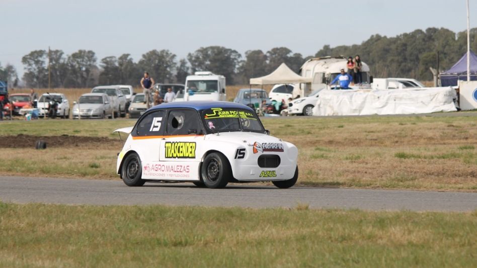 El AMCA fue sede de una nueva programación de las categorías del Centro, donde tres divisionales se dieron cita con un muy buen marco de autos y pilotos. Foto: gentileza JLD.