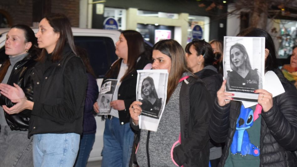 La sociedad de Bolívar se movilizó para pedir justicia por el femicidio de Rocío González. FOTO: LA MANAÑA/BOLÍVAR 