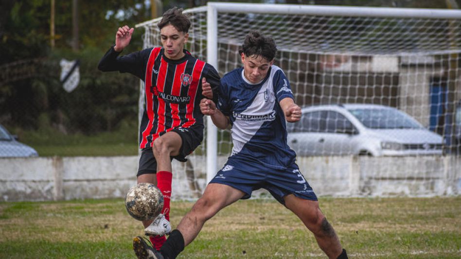 Chacarita recibirá a Cemento en el inicio de la segunda mitad de la temporada de Divisiones Inferiores del fútbol de Azul ARCHIVO 