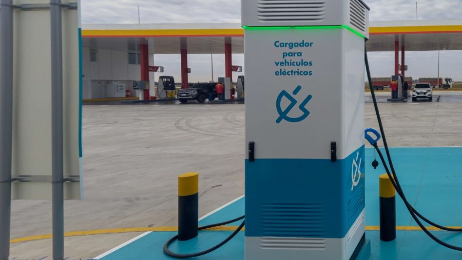 Afirman que si se extiende el uso de autos eléctricos cerrará una de cada cuatro estaciones de servicio