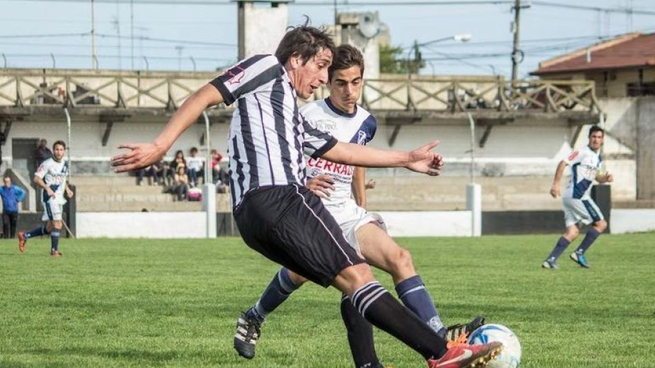 Alumni Azuleño estará recibiendo a Cemento Armando en uno de los partidos de la primera fecha del Torneo Clausura.  FOTOS DE ARCHIVO