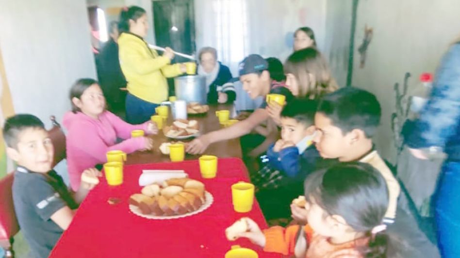 Las colaboraciones que pueda realizar la comunidad azuleña se pueden acercar al merendero Sol Brillante, en Calle 7 casa 013, frente a la plaza del barrio El Sol.