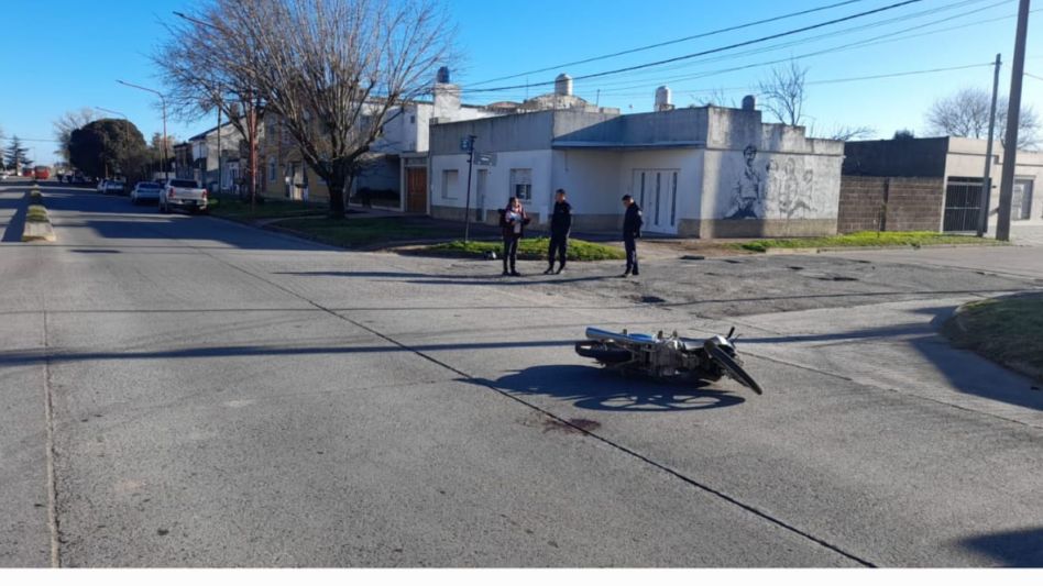 En Mitre y Jujuy se registró otro siniestro de tránsito. Fue hoy lunes por la mañana. FOTO: CPA/PBA