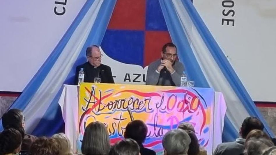 Encabezada por el obispo Hugo Salaberry y el intendente Nelson Sombra, la jornada -Aborrecer el odio, construir la paz- se realizó en instalaciones del club San José.