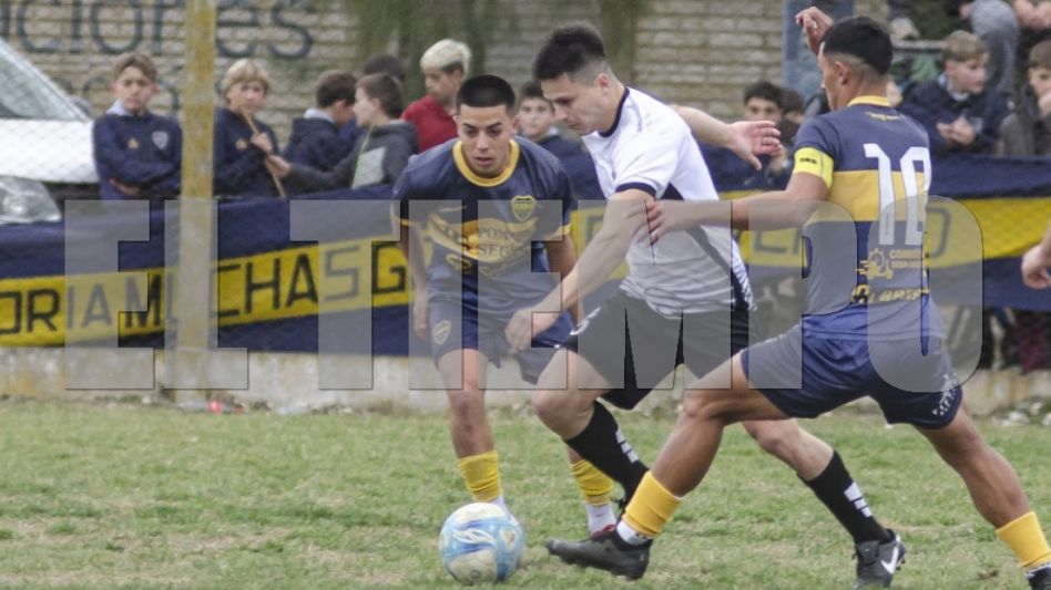 Boca y Athletic fue el partido más atractivo de la segunda fecha de la primera fase del Torneo Clausura de primera división de la Liga de Fútbol de Azul. Foto: Adrián Gelosi.
