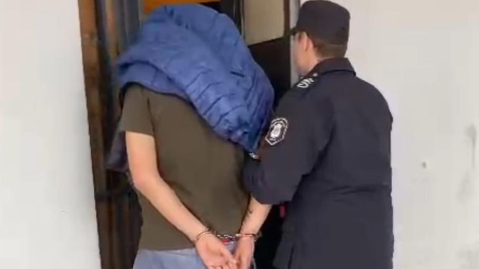 El acusado quedó detenido en la comisaría primera. Será indagado mañana jueves en sede judicial. FOTO: SECCIONAL PRIMERA AZUL/PBA
