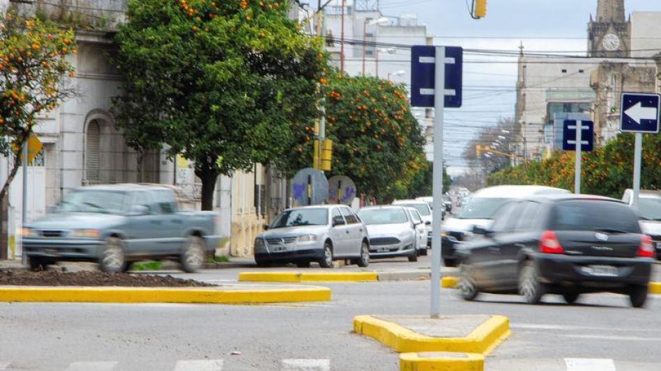 La rotonda del Parque y el nuevo sentido de circulación en todo el sector quedaron habilitados desde ayer a la mañana. NACHO CORREA