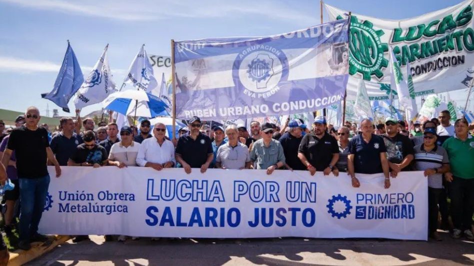 El Gobierno quiere poner techo de 2% a las paritarias y Kicillof salió al cruce