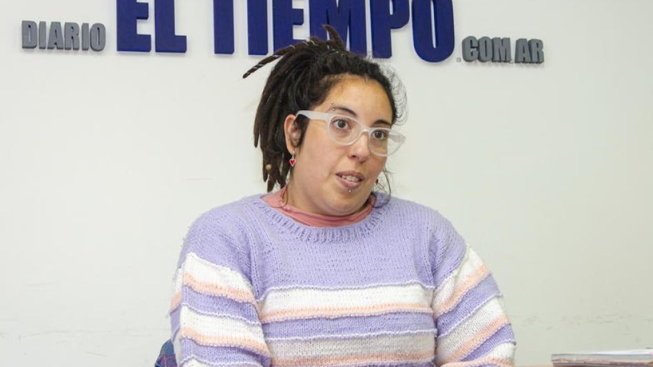 La referente de Vientos de Libertad, Aylén Ferreyra, durante la entrevista que le brindó días atrás a diario EL TIEMPO.    NACHO CORREA